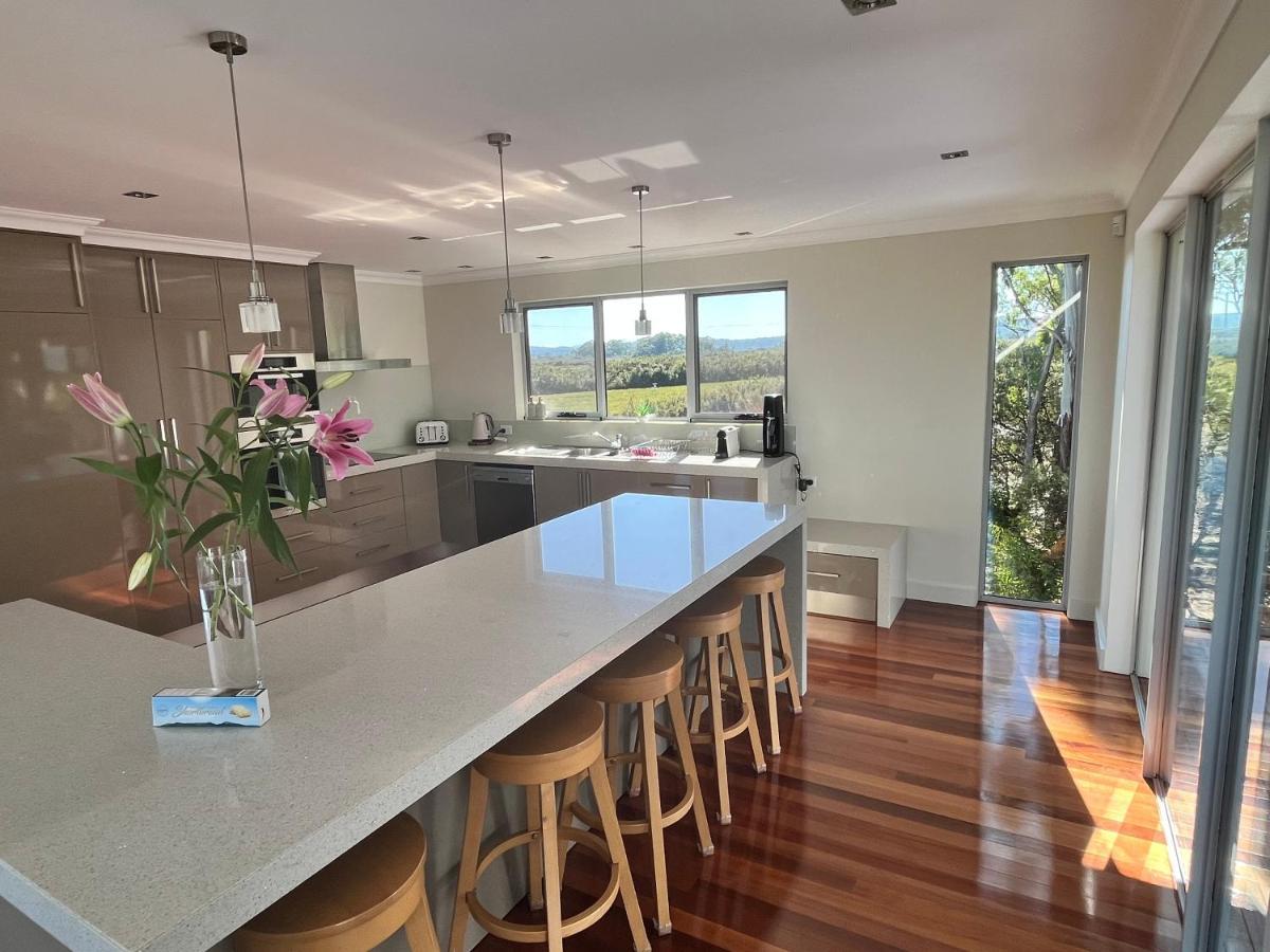 Villa Harbour Lookout Strahan Esterno foto